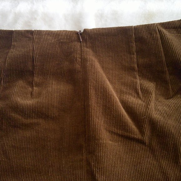 COCO & JAIMESON - Corduroy Button Front Mini Skirt - Size Medium - Picture 11 of 11